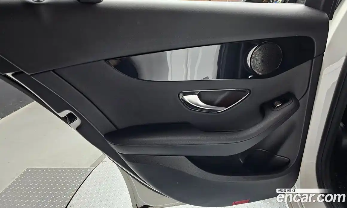 Mercedes-Benz C-Class 2019 2.0 гидро, фото 15 Mercedes-Benz C-Class 2019 2.0 гидро, фото 15