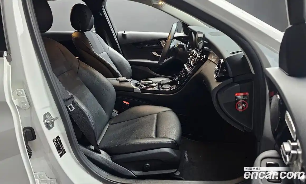 Mercedes-Benz C-Class 2019 2.0 гидро, фото 17 Mercedes-Benz C-Class 2019 2.0 гидро, фото 17