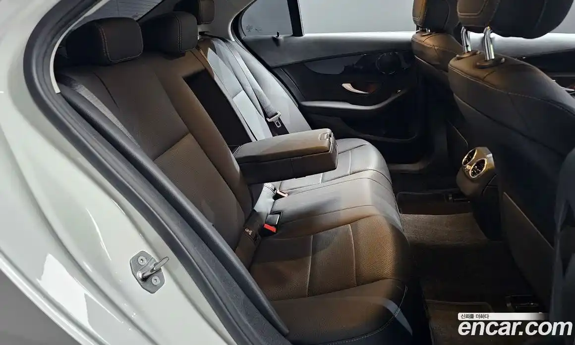 Mercedes-Benz C-Class 2019 2.0 гидро, фото 18 Mercedes-Benz C-Class 2019 2.0 гидро, фото 18