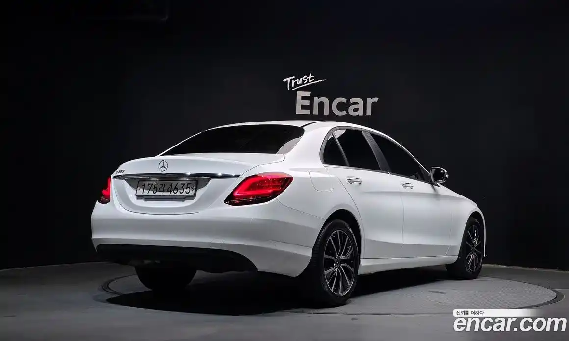 Mercedes-Benz C-Class 2019 2.0 гидро, фото 2 Mercedes-Benz C-Class 2019 2.0 гидро, фото 2