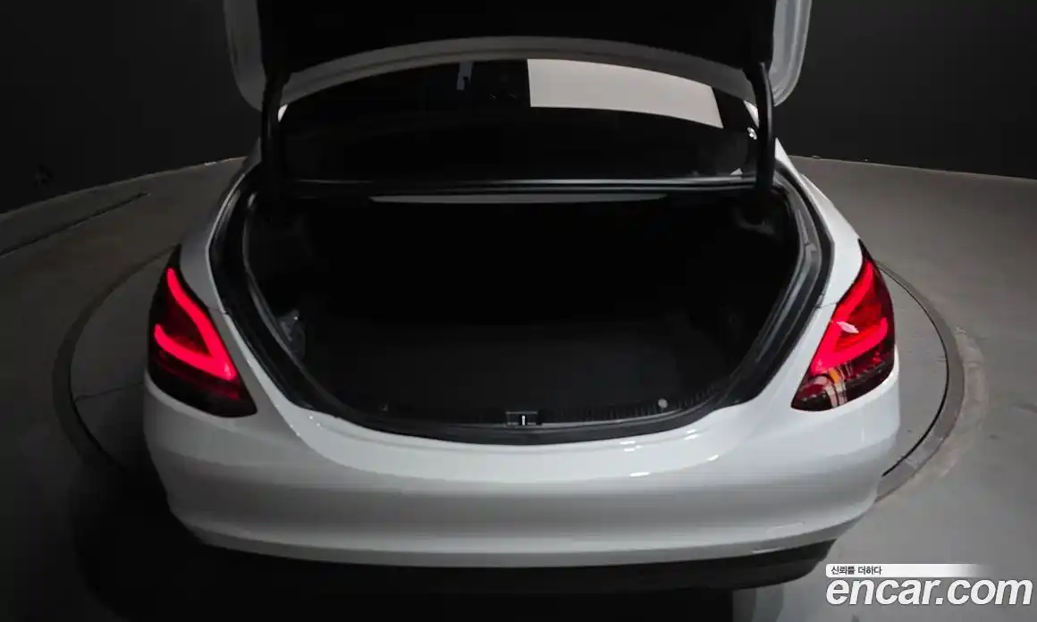 Mercedes-Benz C-Class 2019 2.0 гидро, фото 30 Mercedes-Benz C-Class 2019 2.0 гидро, фото 30