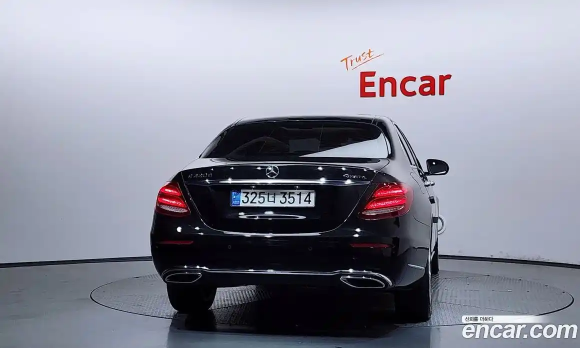 Mercedes-Benz E-Class 2018 1.9 автомат (гидро), фото 4