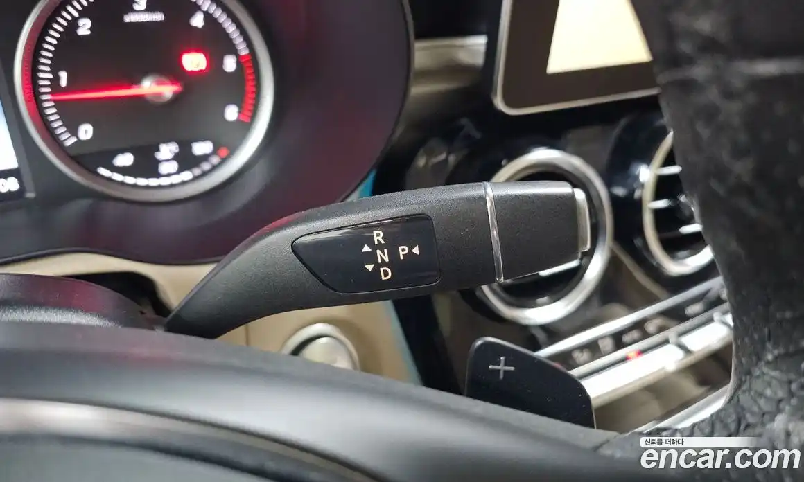 Mercedes-Benz GLC-Class 2018 2.1 гидро, фото 12 Mercedes-Benz GLC-Class 2018 2.1 гидро, фото 12