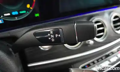 Mercedes-Benz E-Class 2023 2.0 автомат (гидро), миниатюра 12