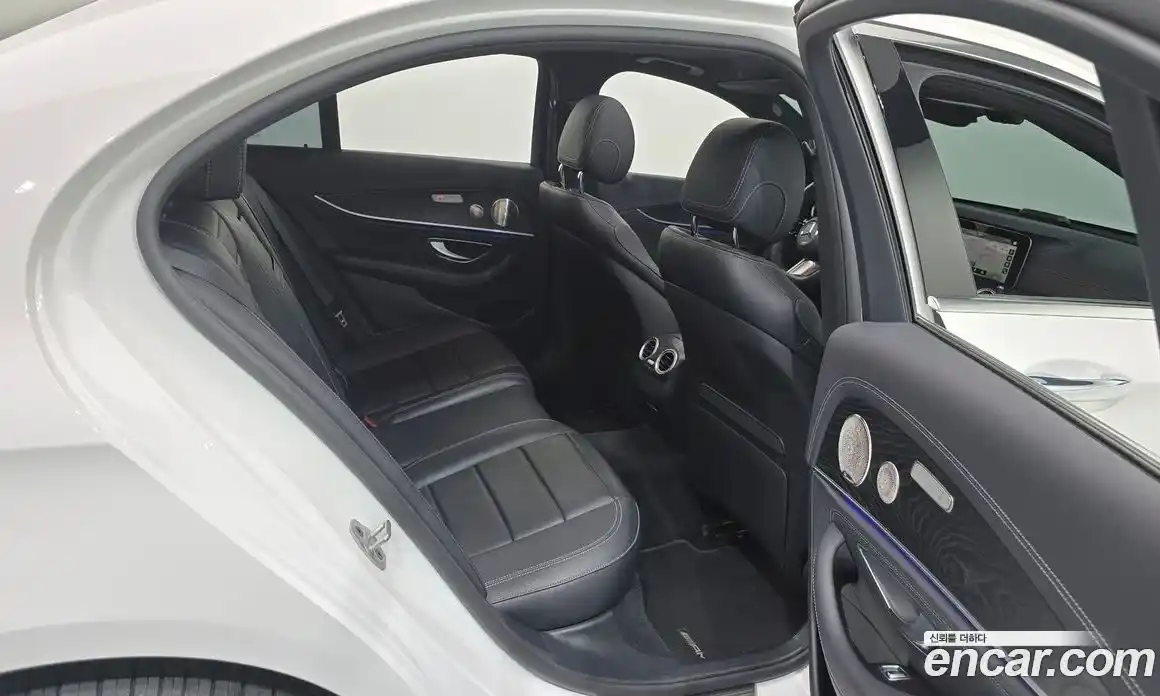 Mercedes-Benz E-Class 2023 2.0 автомат (гидро), фото 17