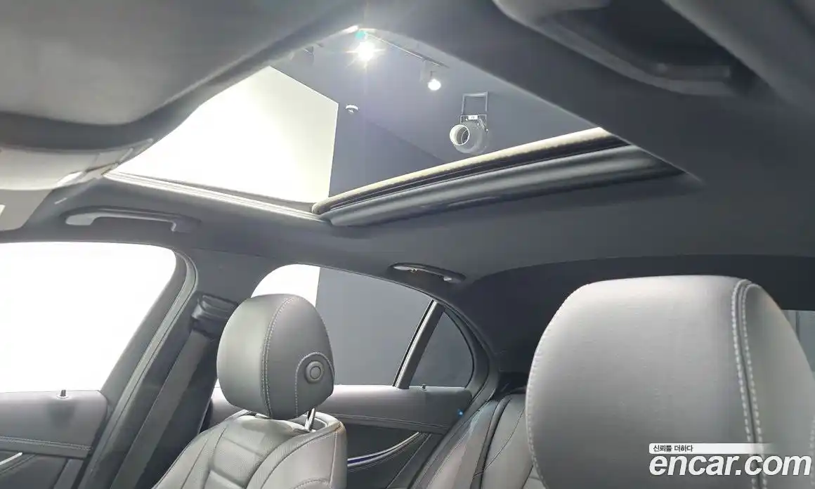Mercedes-Benz E-Class 2023 2.0 автомат (гидро), фото 23