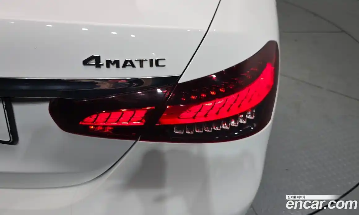 Mercedes-Benz E-Class 2023 2.0 автомат (гидро), фото 9