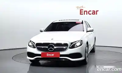 Mercedes-Benz E-Class 2018 2.0 автомат (гидро), миниатюра 2