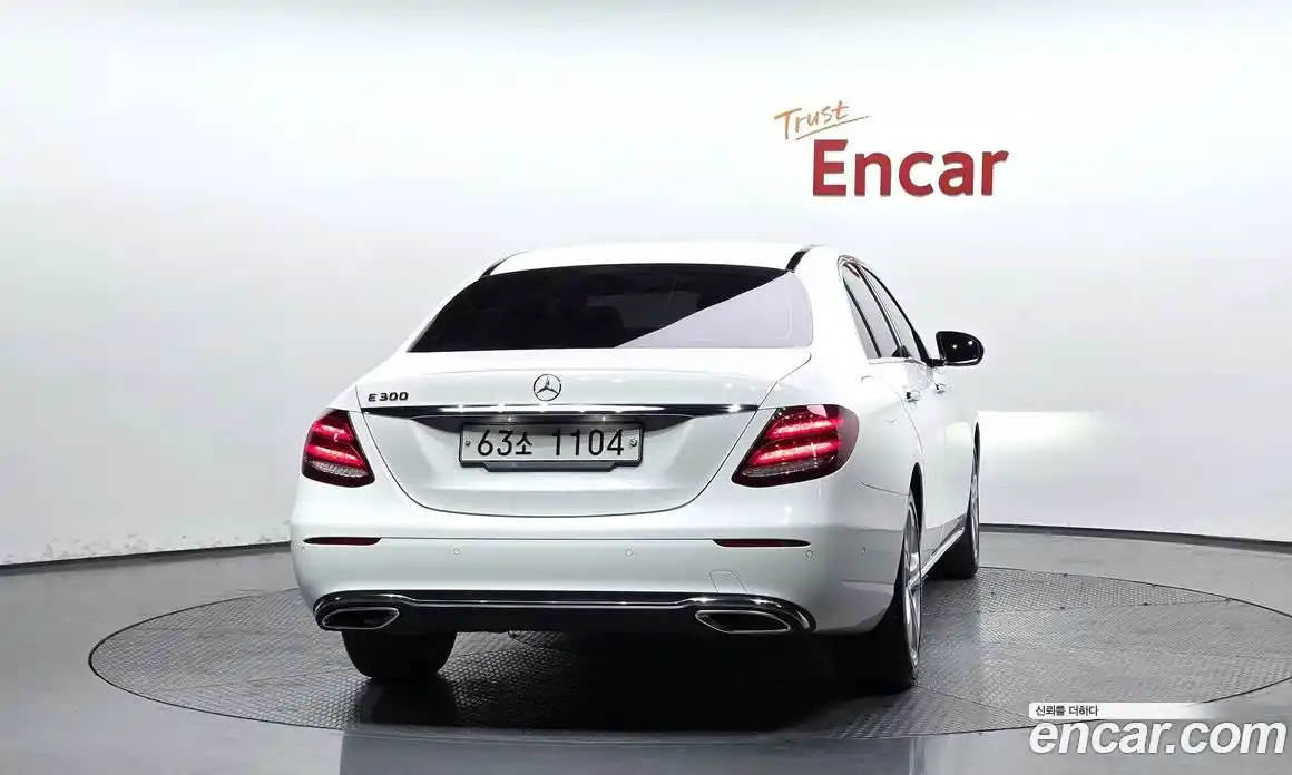 Mercedes-Benz E-Class 2018 2.0 автомат (гидро), фото 3