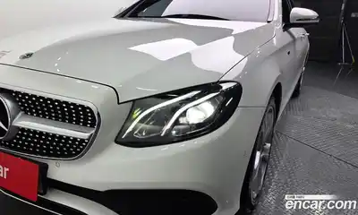 Mercedes-Benz E-Class 2018 2.0 автомат (гидро), миниатюра 7