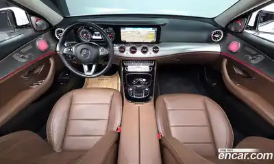 Mercedes-Benz E-Class 2018 2.0 автомат (гидро), миниатюра 9