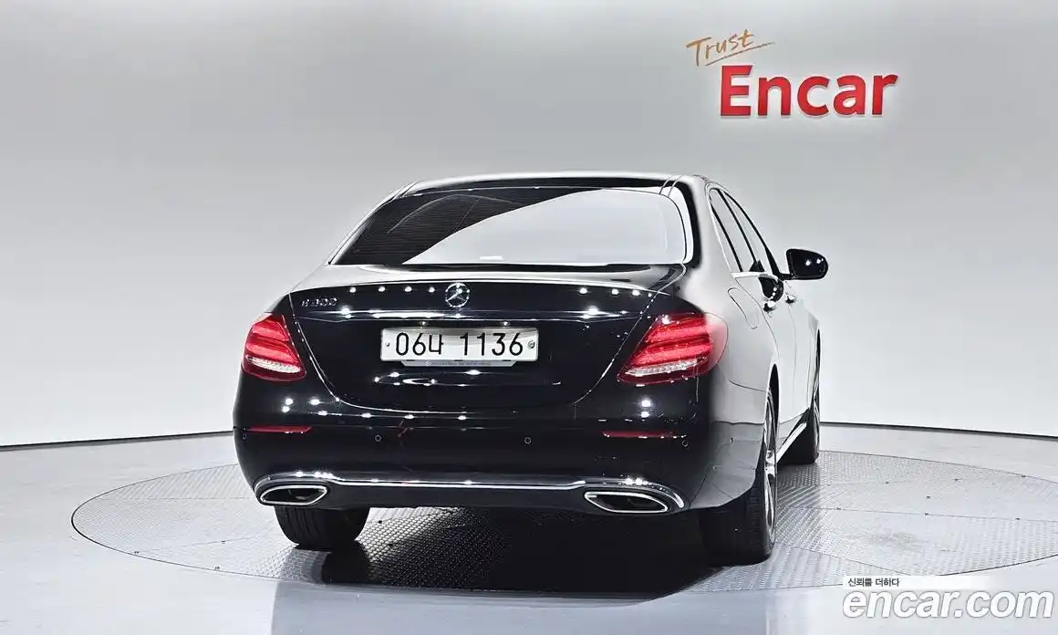 Mercedes-Benz E-Class 2019 2.0 автомат (гидро), фото 4
