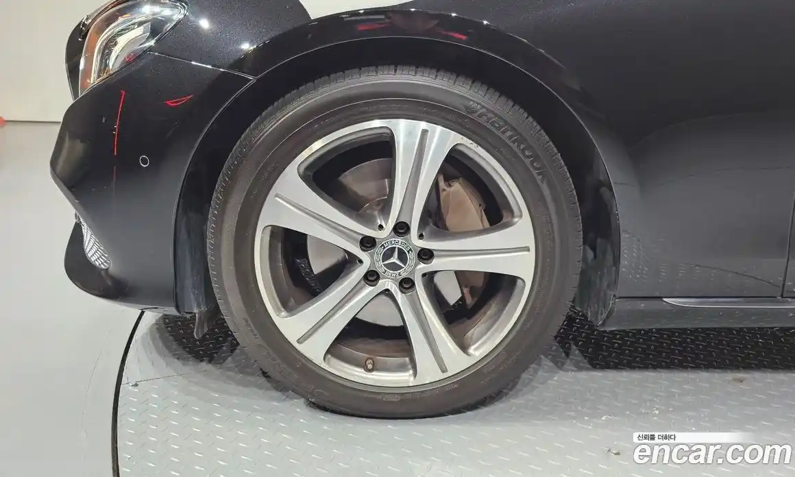 Mercedes-Benz E-Class 2019 2.0 автомат (гидро), фото 5