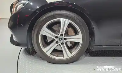 Mercedes-Benz E-Class 2019 2.0 автомат (гидро), миниатюра 5