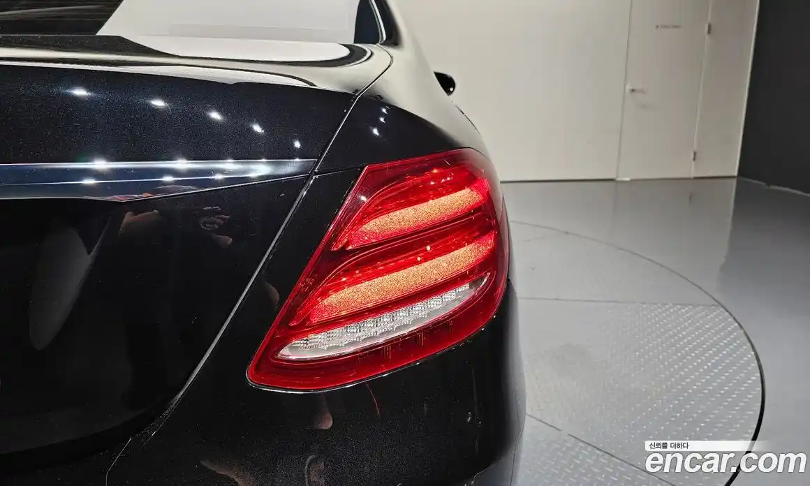 Mercedes-Benz E-Class 2019 2.0 автомат (гидро), фото 9
