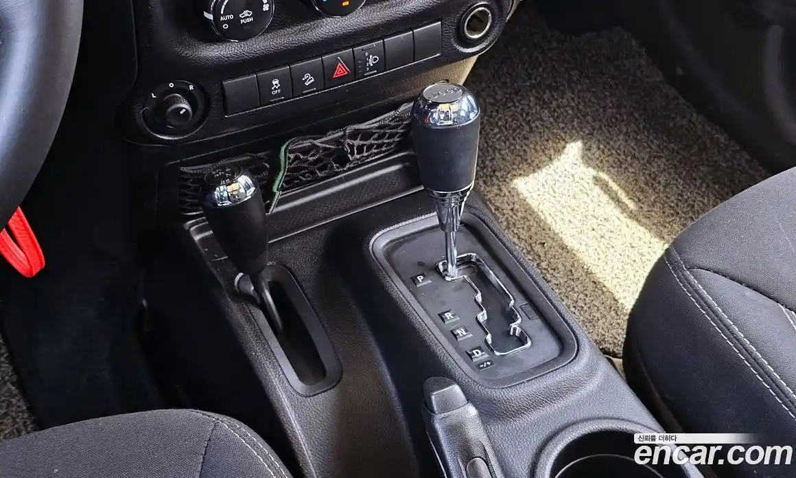 Jeep Wrangler 2015 2.8 автомат (гидро), фото 9