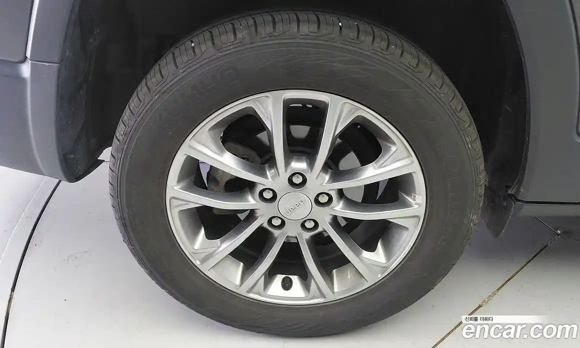 Jeep Cherokee 2019 2.4 автомат (гидро), фото 19