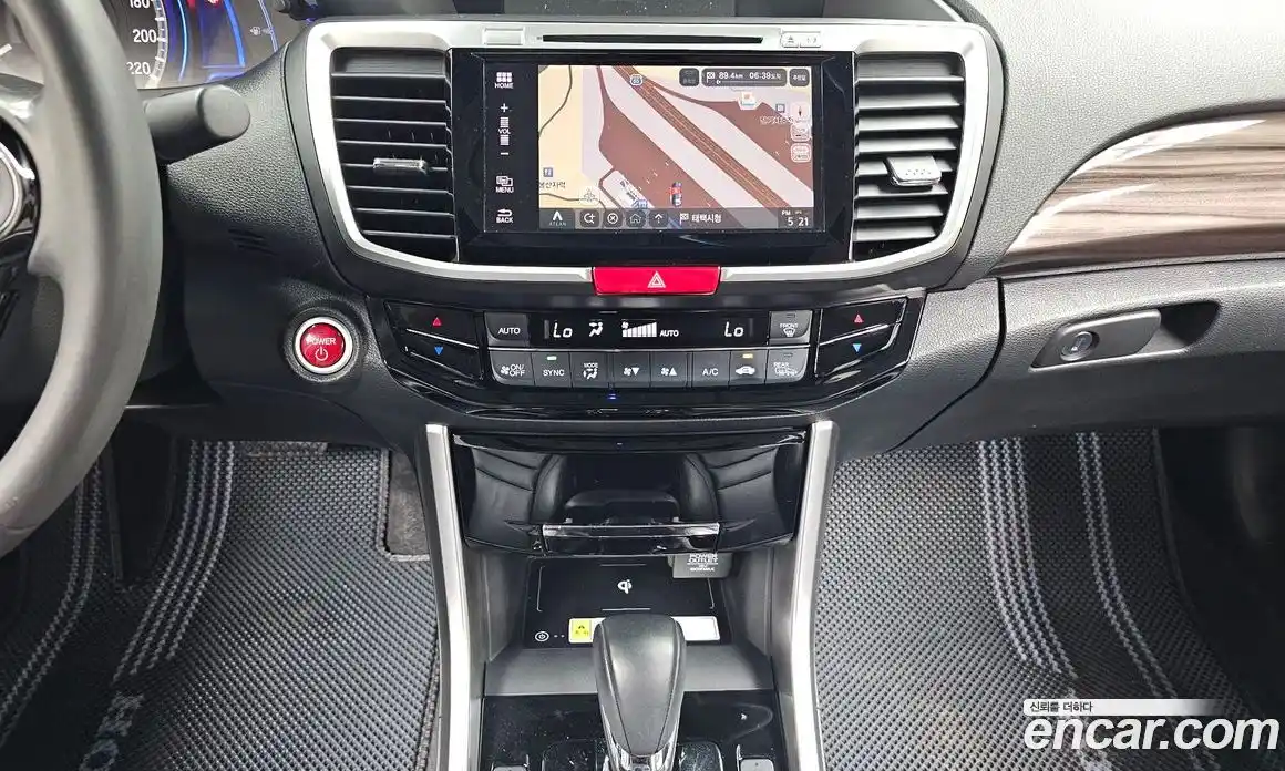 Honda Accord 2017 2.0 автомат (гидро), фото 13