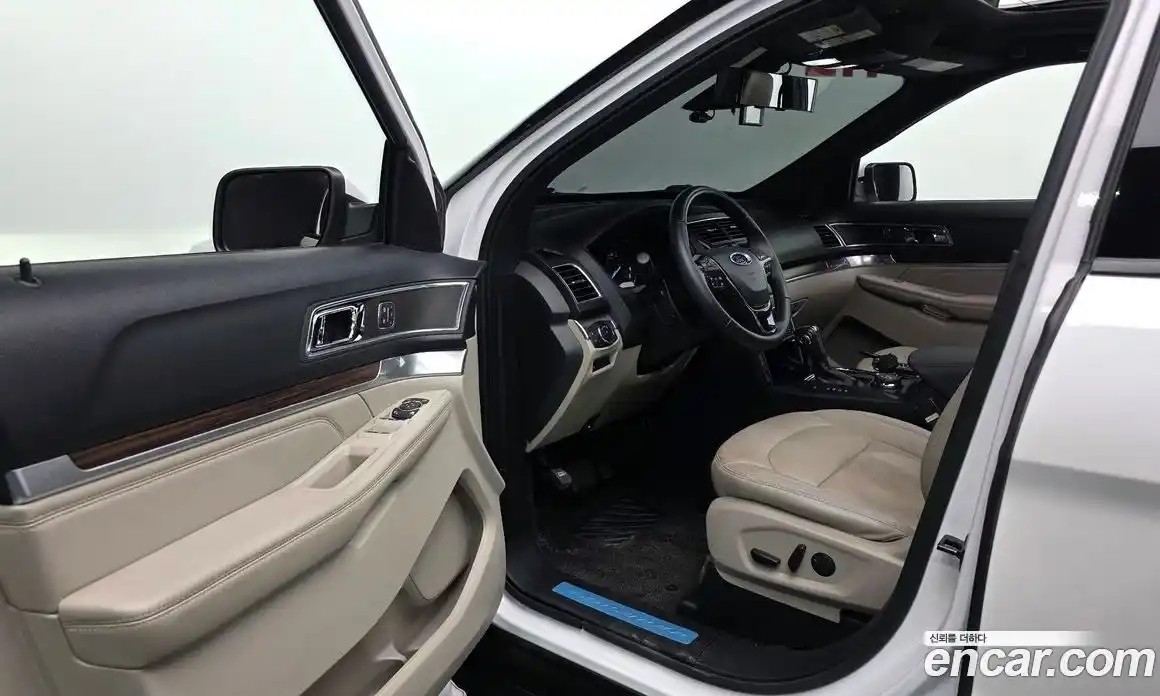 Ford Explorer 2019 2.3 автомат (гидро), фото 12