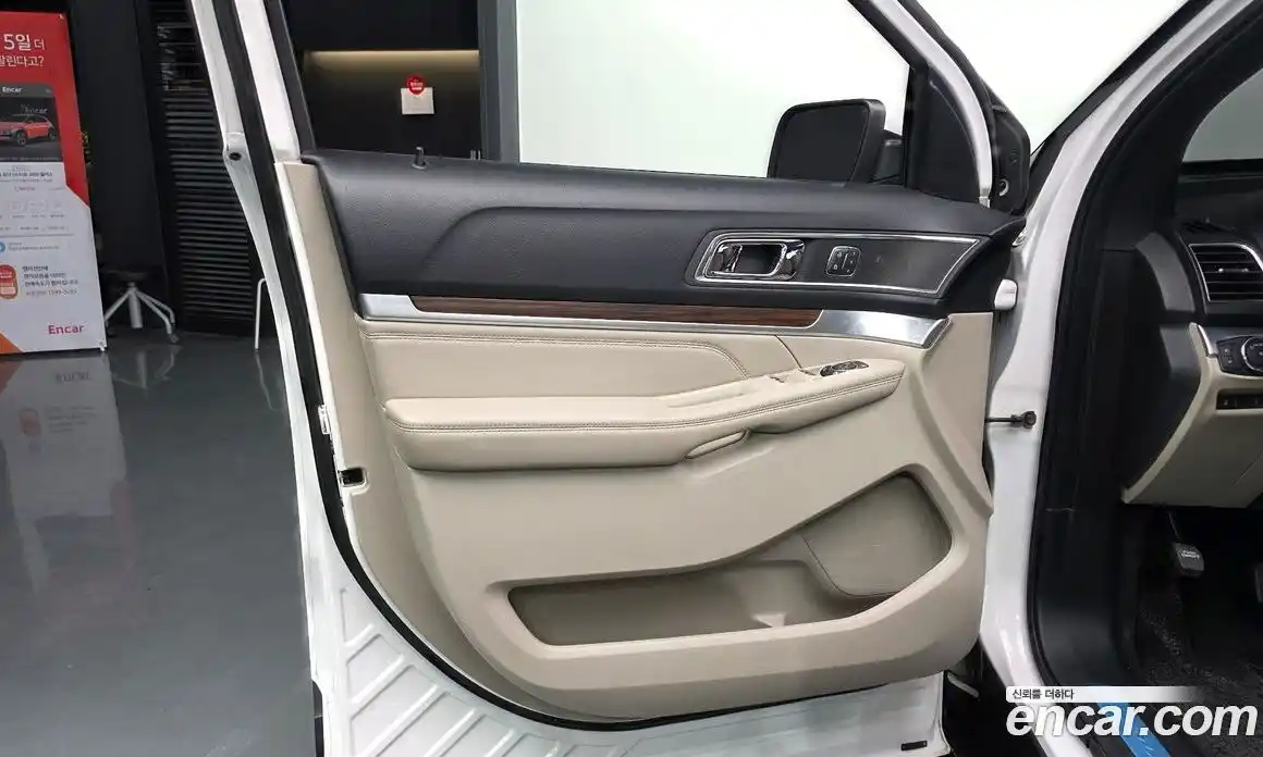 Ford Explorer 2019 2.3 автомат (гидро), фото 13