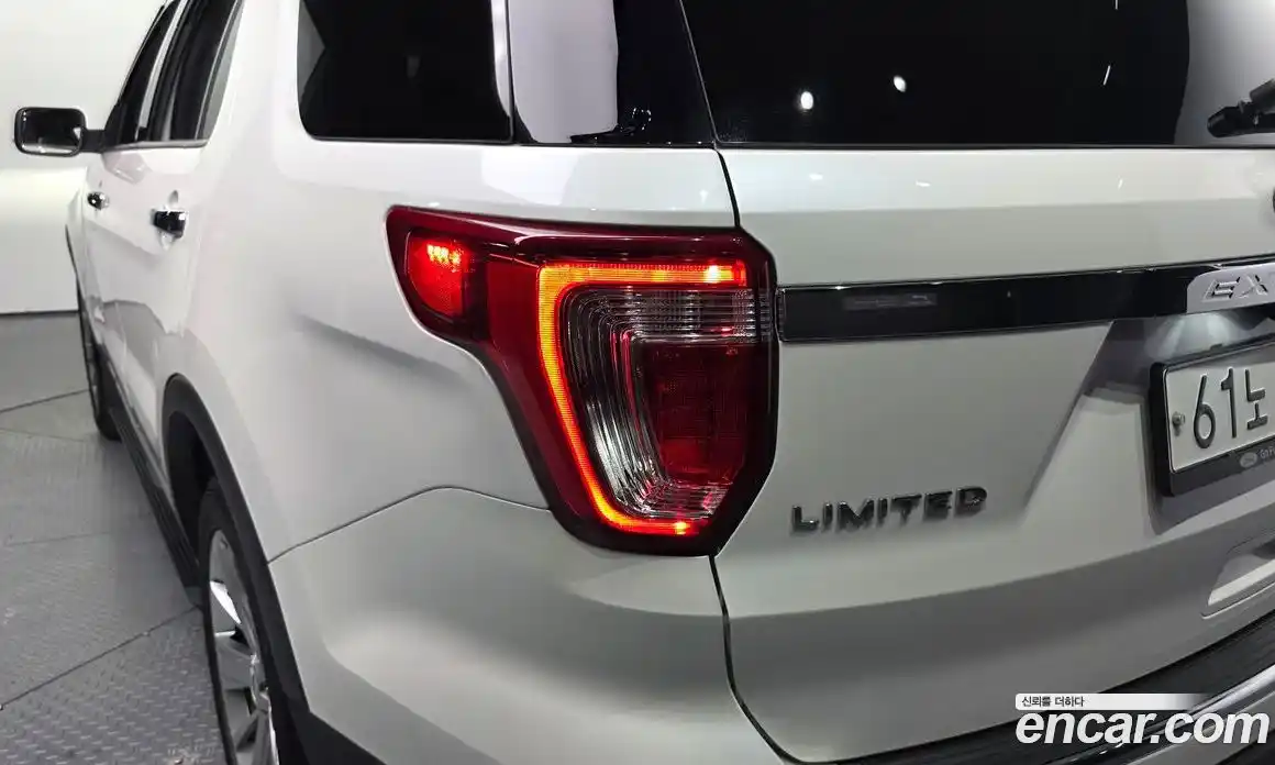 Ford Explorer 2019 2.3 автомат (гидро), фото 8