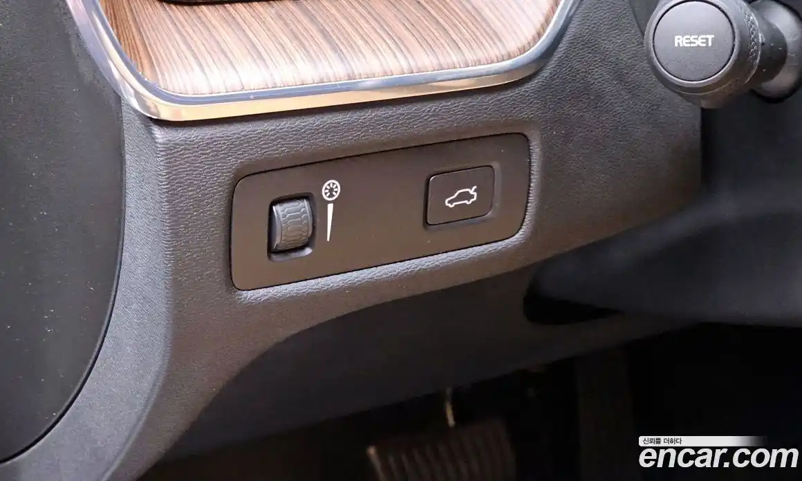 Volvo XC60 2021 2.0 автомат (гидро), фото 22