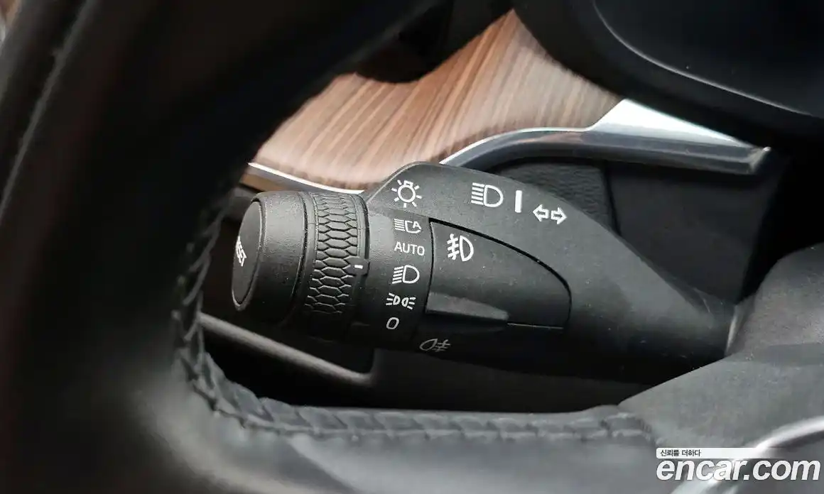 Volvo XC60 2021 2.0 автомат (гидро), фото 32