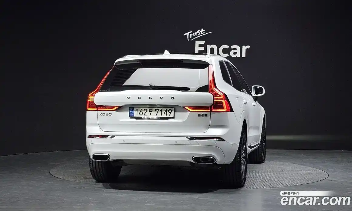 Volvo XC60 2021 2.0 автомат (гидро), фото 4