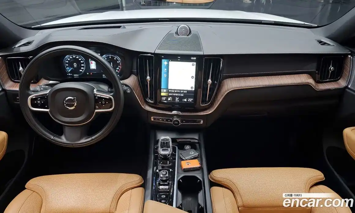 Volvo XC60 2021 2.0 автомат (гидро), фото 10