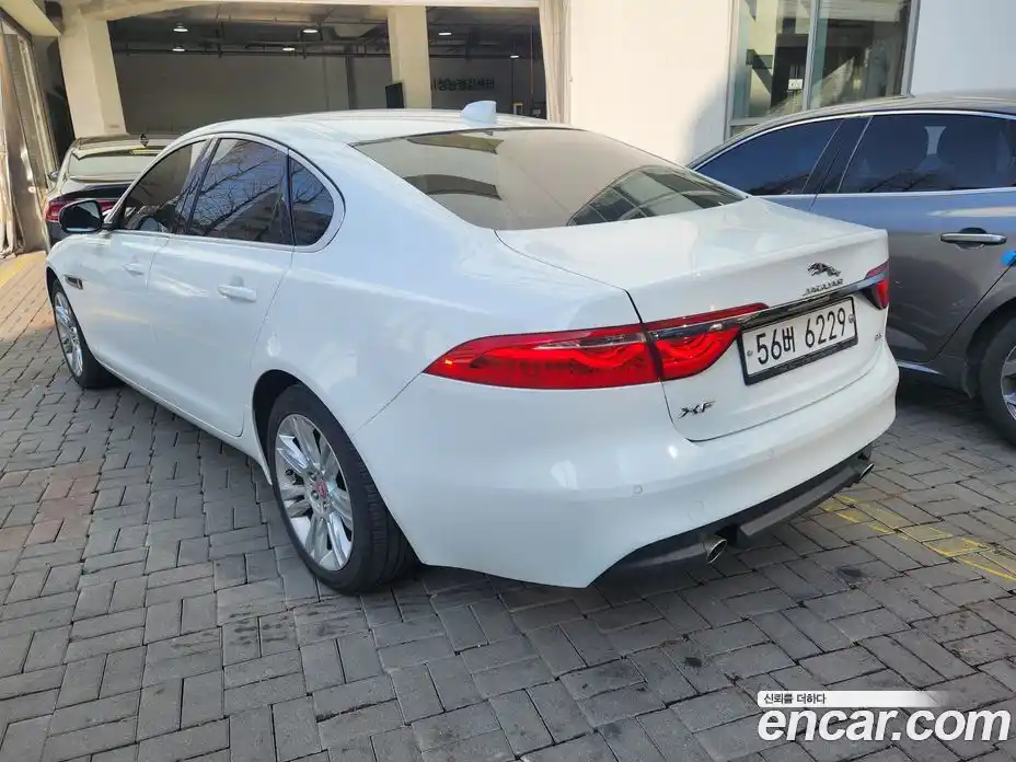 Jaguar XF 2018 2.0 автомат (гидро), фото 6 Jaguar XF 2018 2.0 автомат (гидро), фото 6