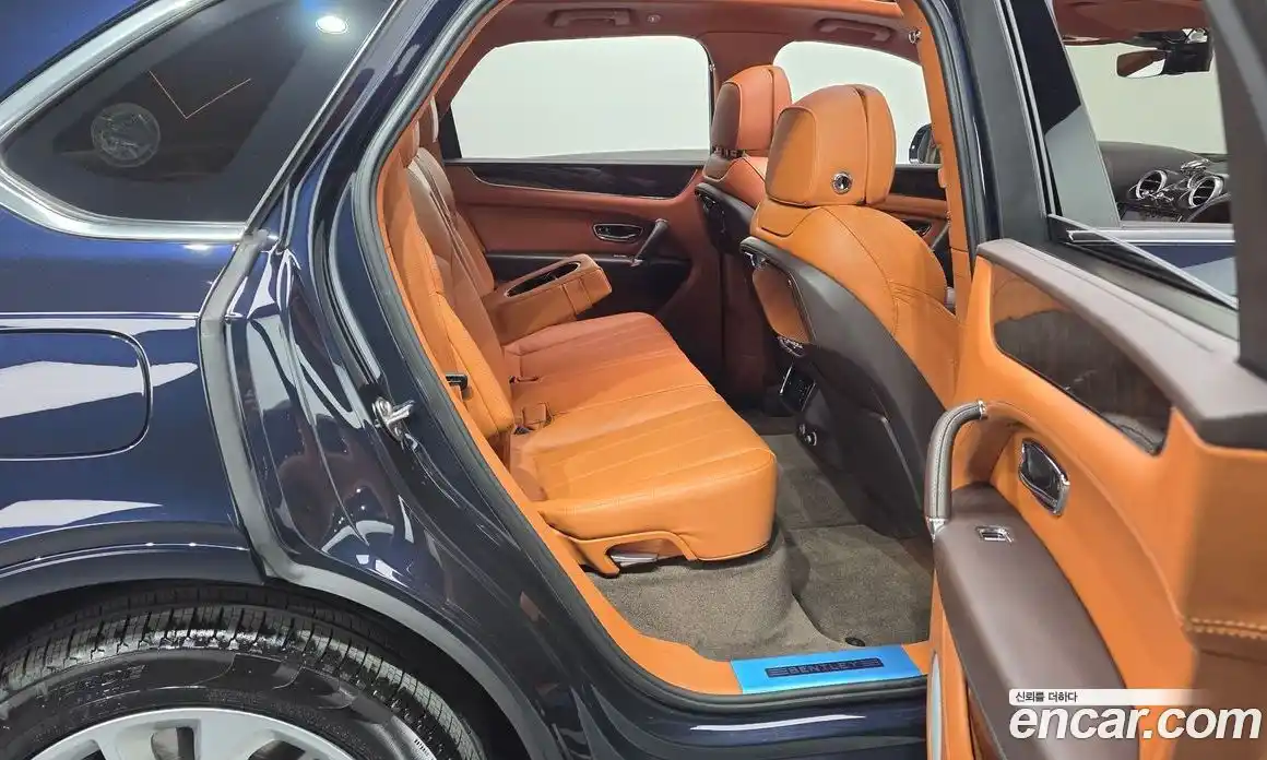 Bentley Bentayga 2019 4.0 автомат (гидро), фото 17 Bentley Bentayga 2019 4.0 автомат (гидро), фото 17