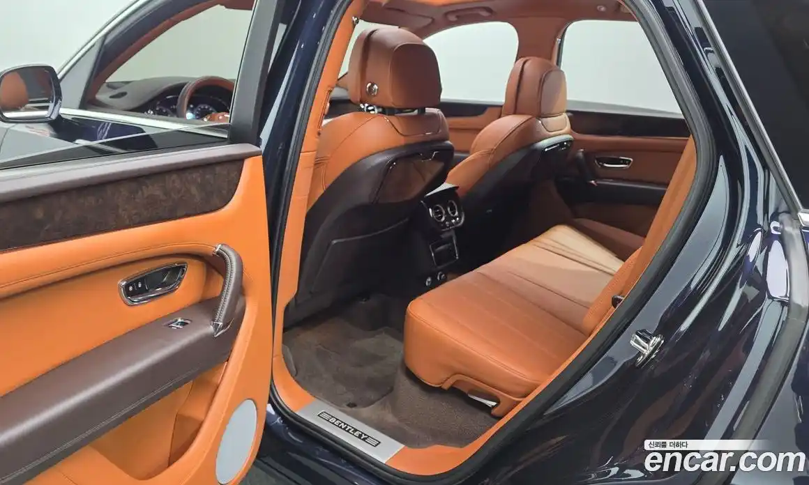 Bentley Bentayga 2019 4.0 автомат (гидро), фото 18 Bentley Bentayga 2019 4.0 автомат (гидро), фото 18