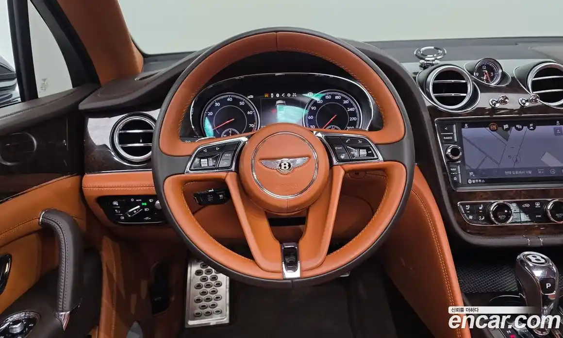 Bentley Bentayga 2019 4.0 автомат (гидро), фото 19 Bentley Bentayga 2019 4.0 автомат (гидро), фото 19