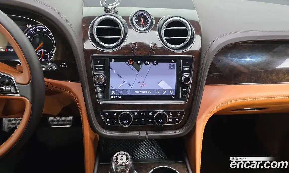Bentley Bentayga 2019 4.0 автомат (гидро), фото 20 Bentley Bentayga 2019 4.0 автомат (гидро), фото 20