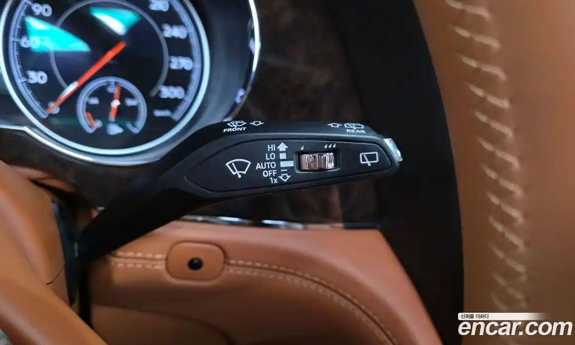 Bentley Bentayga 2019 4.0 автомат (гидро), фото 28 Bentley Bentayga 2019 4.0 автомат (гидро), фото 28