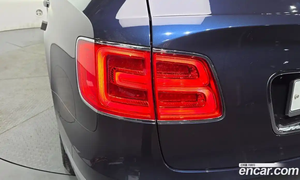 Bentley Bentayga 2019 4.0 автомат (гидро), фото 9 Bentley Bentayga 2019 4.0 автомат (гидро), фото 9