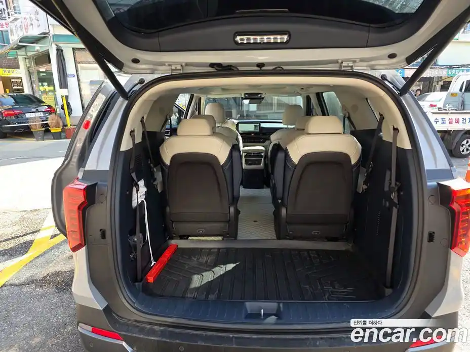 Kia Carnival 2025 1.6 автомат (гидро), фото 12