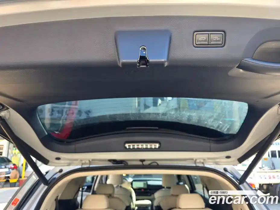 Kia Carnival 2025 1.6 автомат (гидро), фото 13