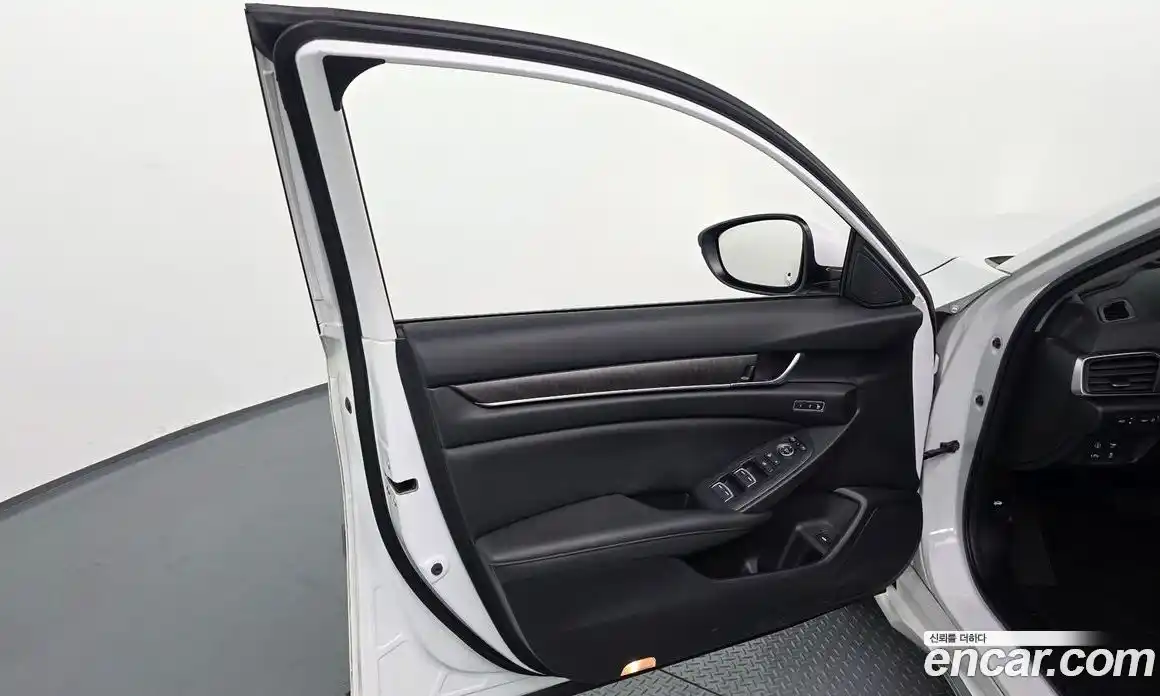Honda Accord 2019 2.0 автомат (гидро), фото 14
