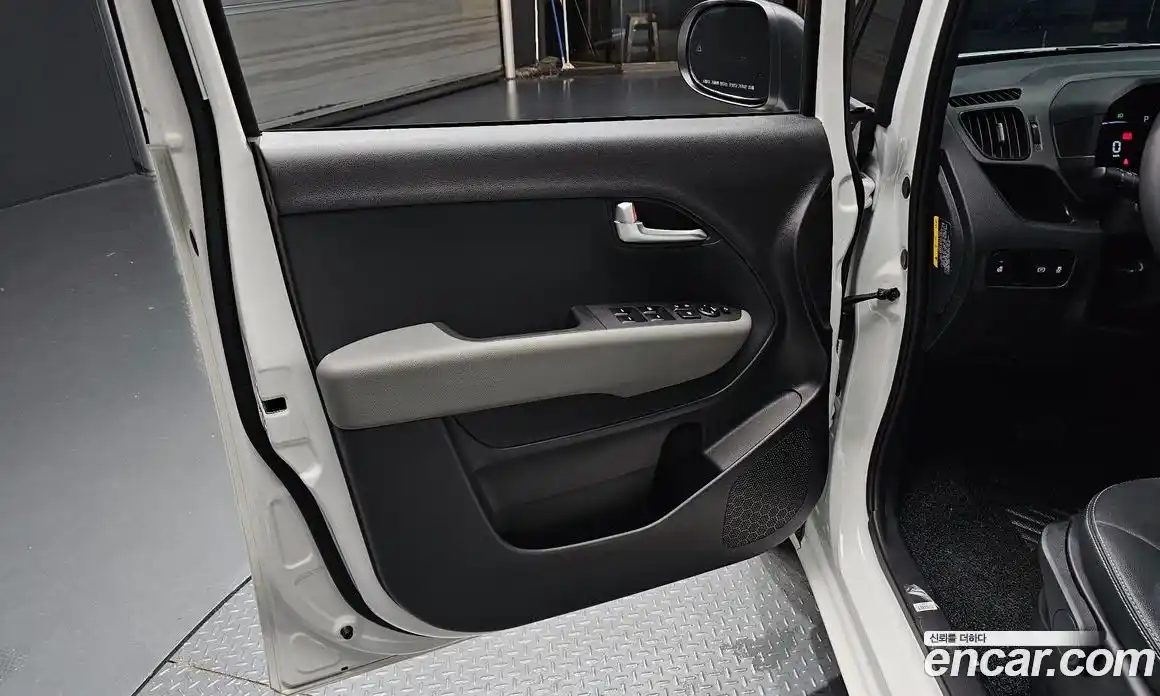 Kia Ray 2025 1.0 автомат (гидро), фото 13