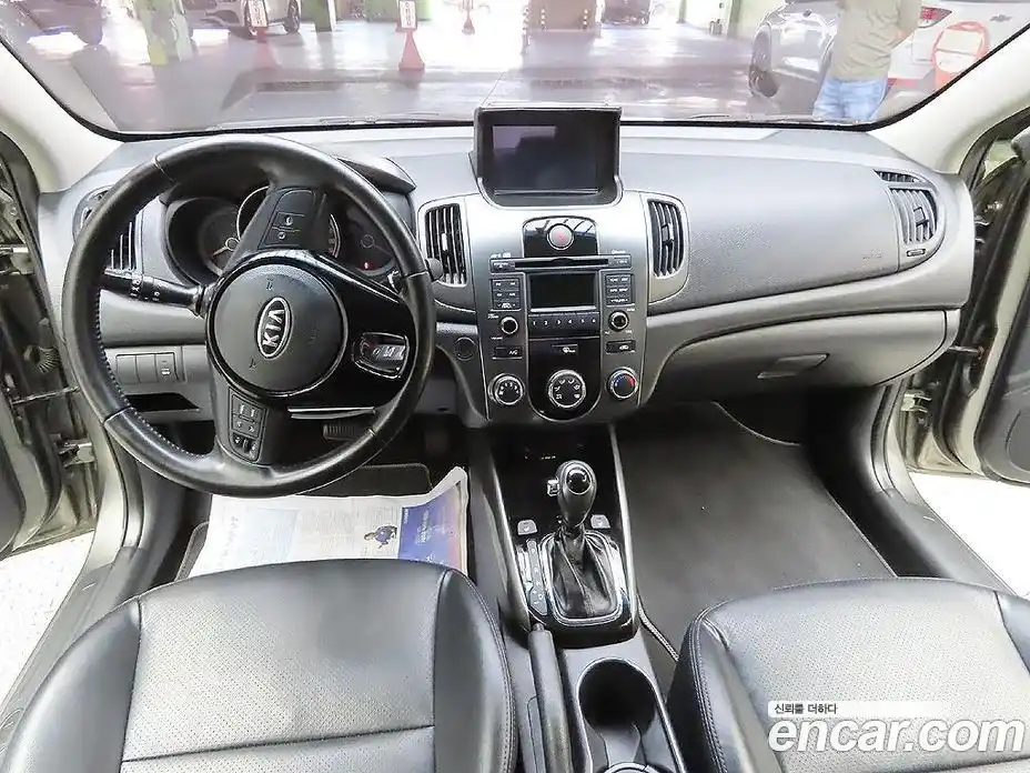 Kia Porte 2012 1.6 автомат (гидро), фото 9
