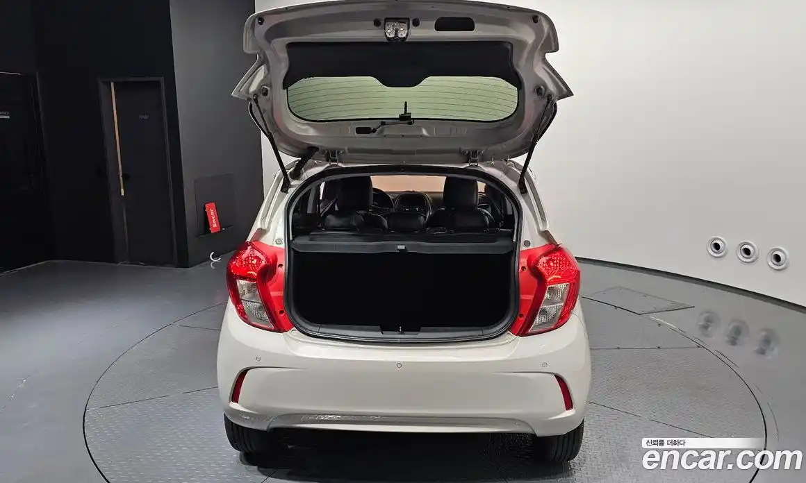 Chevrolet Spark 2016 1.0 автомат (гидро), фото 15