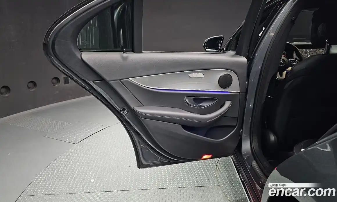 Mercedes-Benz E-Class 2018 2.0 автомат (гидро), фото 15