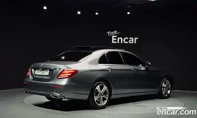 Mercedes-Benz E-Class 2018 2.0 автомат (гидро), миниатюра 2