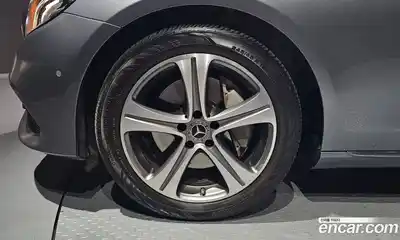 Mercedes-Benz E-Class 2018 2.0 автомат (гидро), миниатюра 5