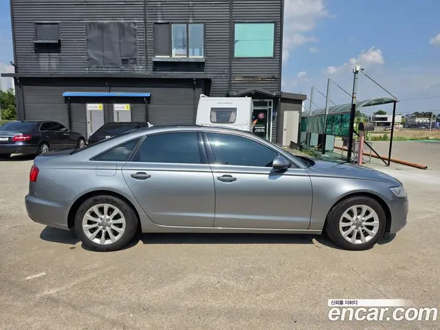 Audi A6 2013 2.0 автомат (гидро), миниатюра 3