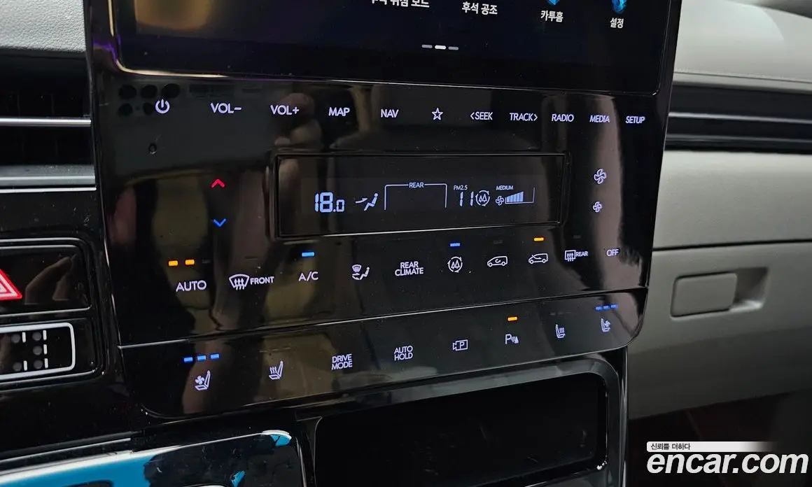 Hyundai Staria 2022 2.2 автомат (гидро), фото 24