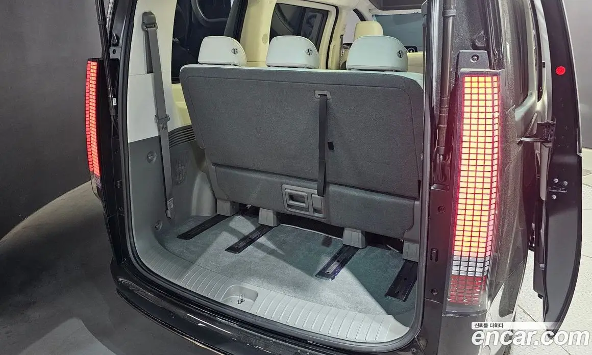Hyundai Staria 2022 2.2 автомат (гидро), фото 32