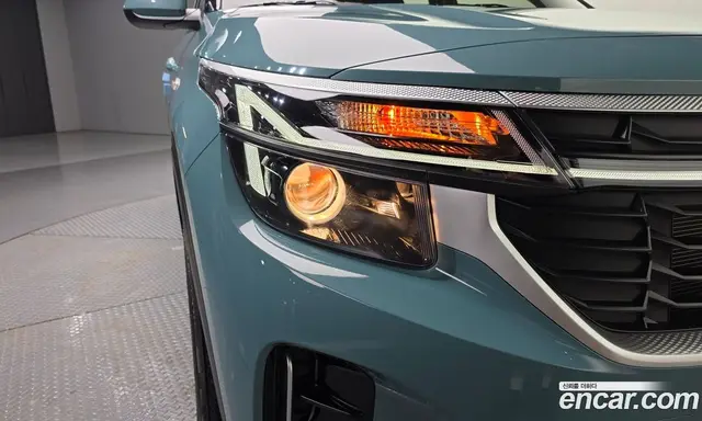 Kia Seltos 2023 2.0 автомат (гидро), миниатюра 8