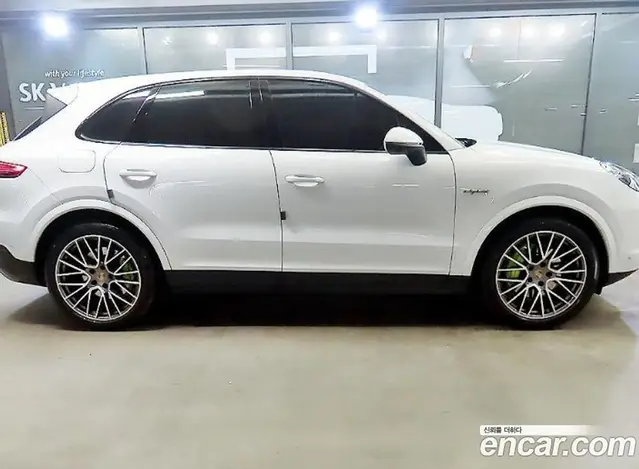 Porsche Cayenne 2022 3.0 автомат (гидро), миниатюра 3